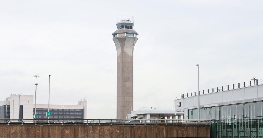 Newark airport experiences another air traffic control outage